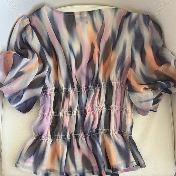 Steve Madden Printed Puff Sleeve Top Women’s Size Small. Never worn. - Picture 2 of 5